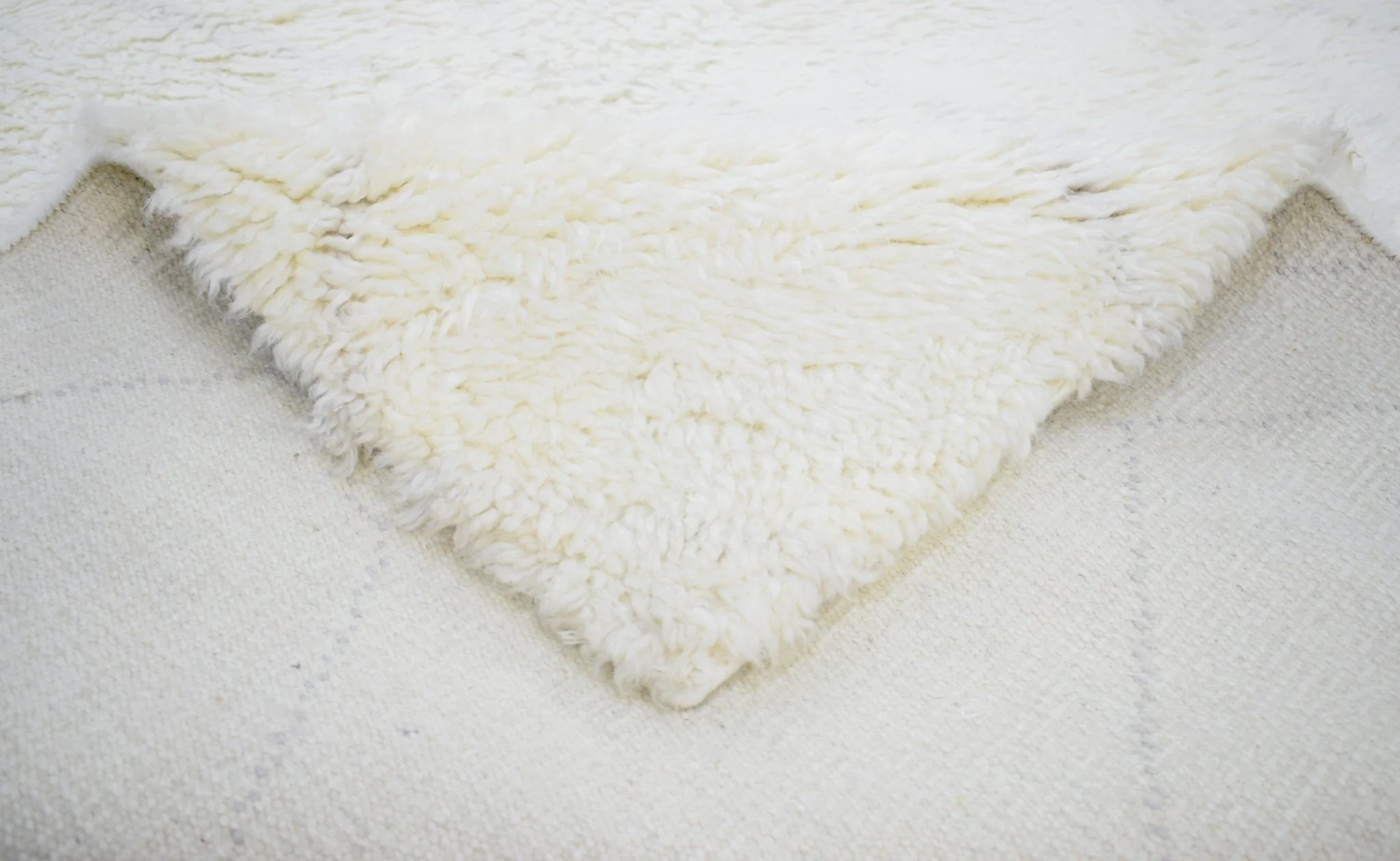 Ivory and charcoal 4x6, 5x8 Rug Modern Handmade New Zealand Wool Area Rug | The Rug Decor |TRD1719 - Image 8