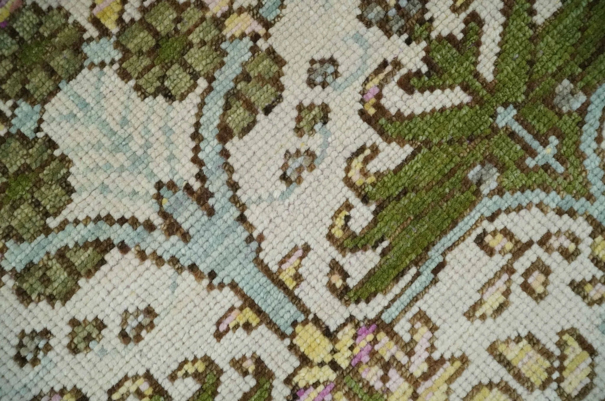 8.6x10 Hand Knotted Ivory and Green Floral Traditional Antique Style Wool Area Rug - Image 4