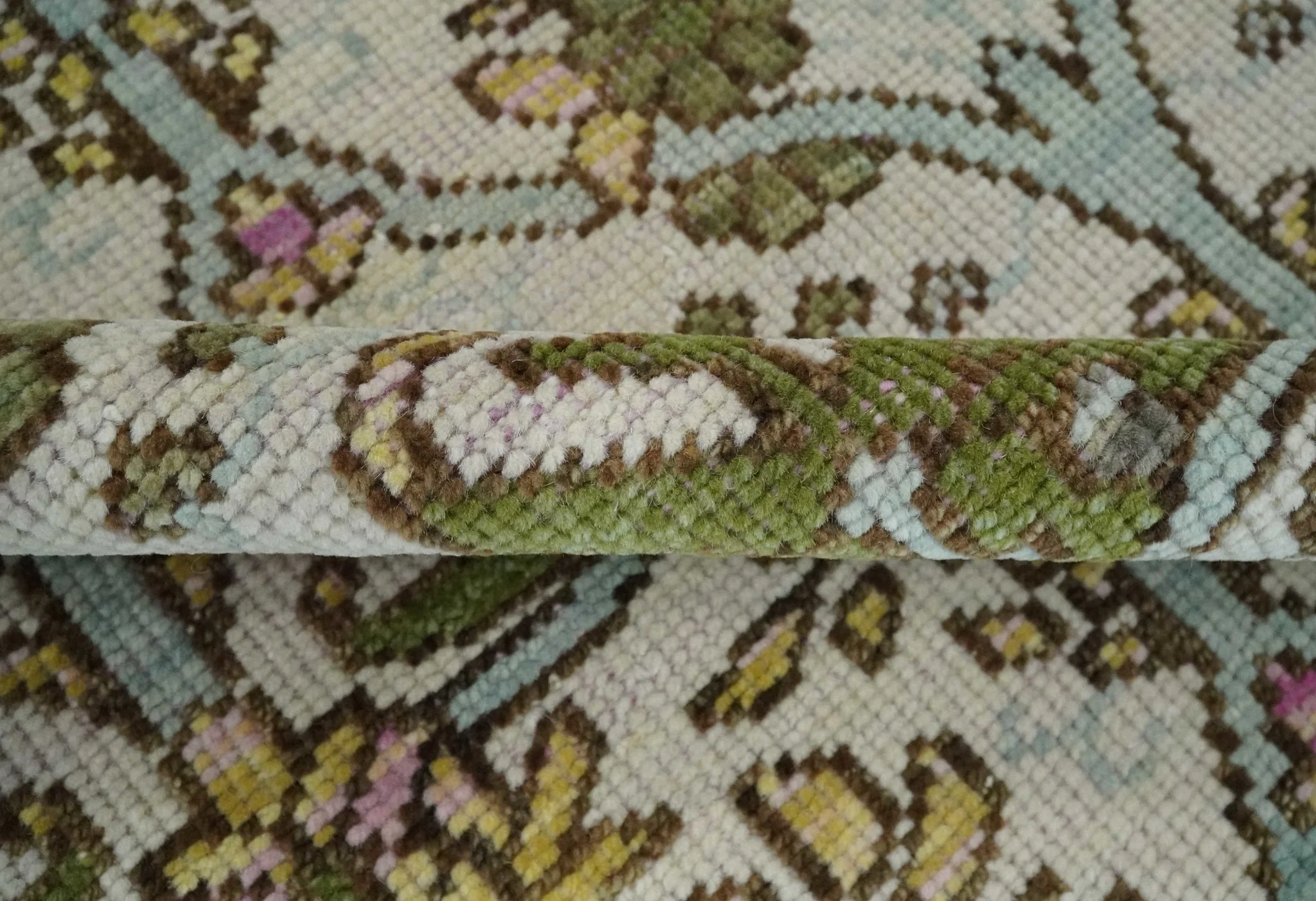 8.6x10 Hand Knotted Ivory and Green Floral Traditional Antique Style Wool Area Rug - Image 7
