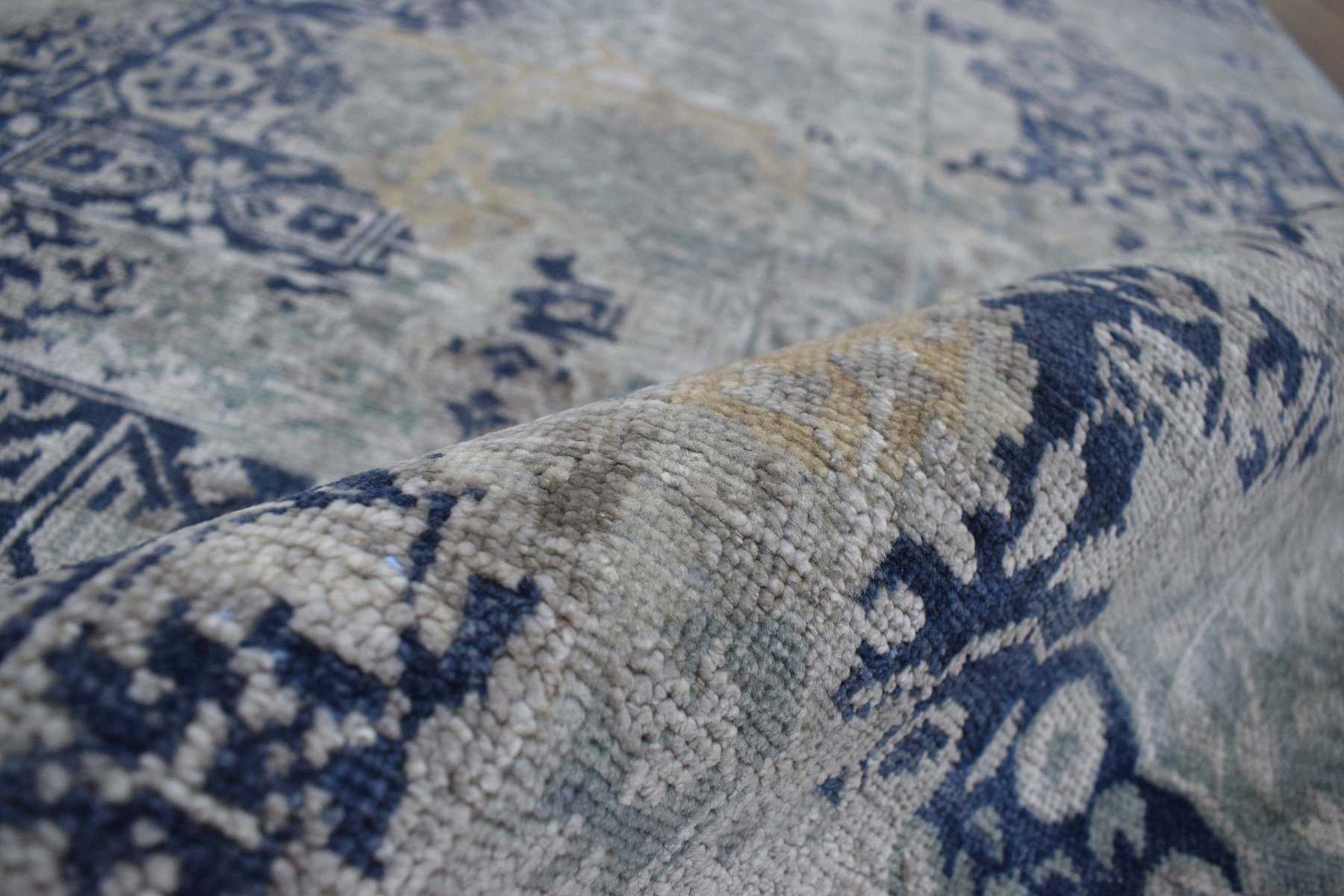 Traditional Handmade Silk and Wool 8x10 Area Rug | TRD1635810 - Image 9
